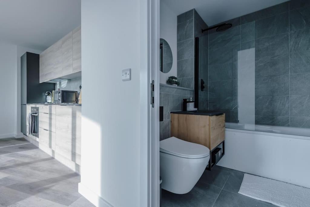 Stunning 2-Bed Premium Apartment - Free Wi-Fi Preston  Exterior photo
